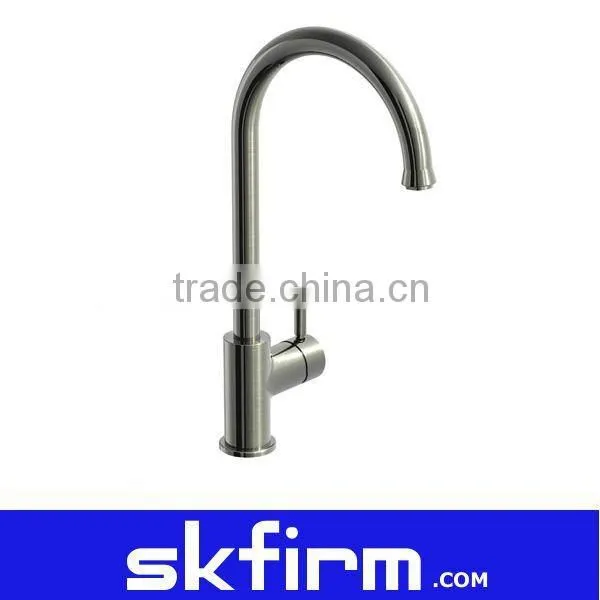 Luxurious Stainless Steel Kitchen Faucet