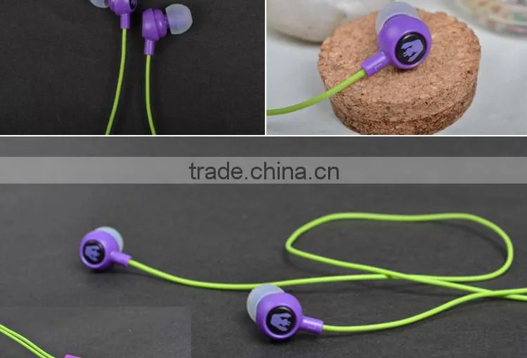 ULDUM 2013 mp3.4.5 player earbud earphone portable cheap wholesale stereo earphone headphone