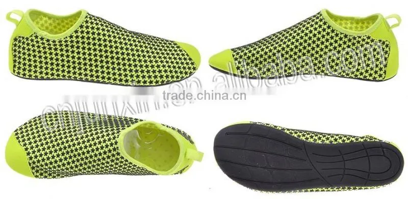 2016 Aqua Walk on Water Rubber Swims Shoes Step Gym Shoes