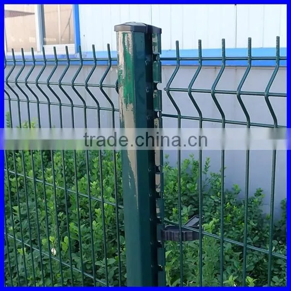 beatiful color curvy wire mesh fence welded wire fence