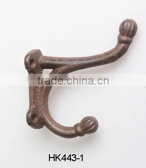 CAST IRON HORSESHOE DESIGN SWING WALL HOOKS