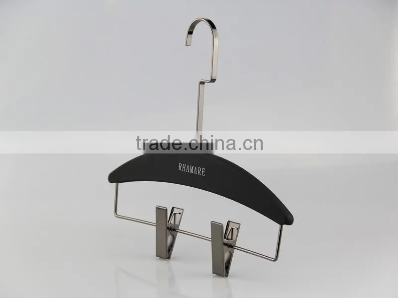 hot sale long hook plastic rubber pants hanger with metal clips
