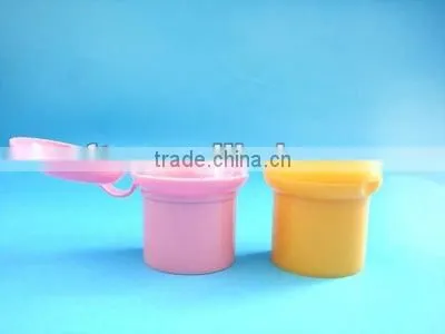 HOT SALE!!! Sport lock/sport flip cap top with 28mm neck silicone valve cap