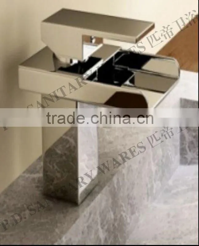 Brass waterfall faucet