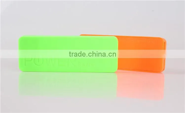 colourful plastic 2800mah polymer portable cell power bank