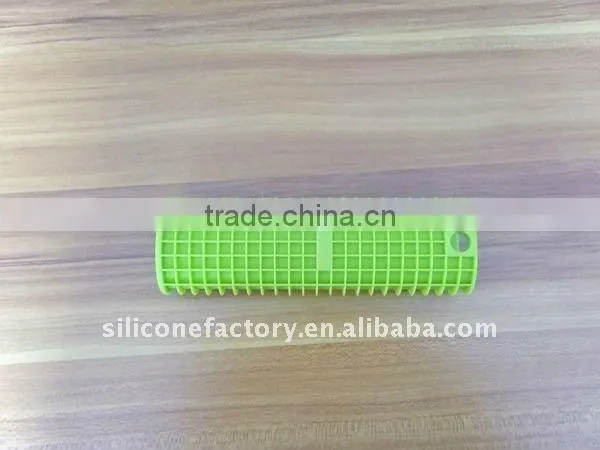 High quality kitchen accessory- heat resistent silicone handle