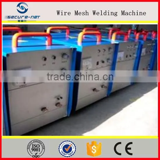 Welded rolling wire mesh making machine