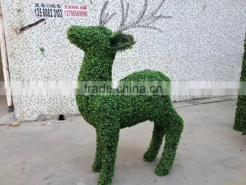 Imitation green sculptures