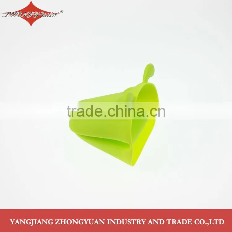 Lovely animal shape silicone household oven glove