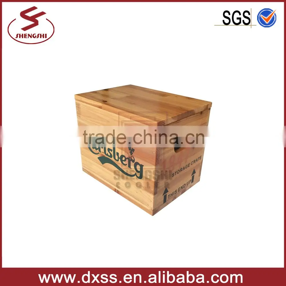 Retro classic wood cooler carrier for wine