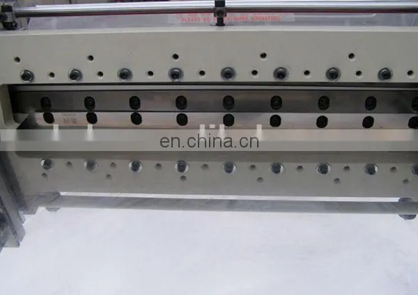 Customized Automatic Adhesive Waxed Woven Filter Wool Cutting Machine