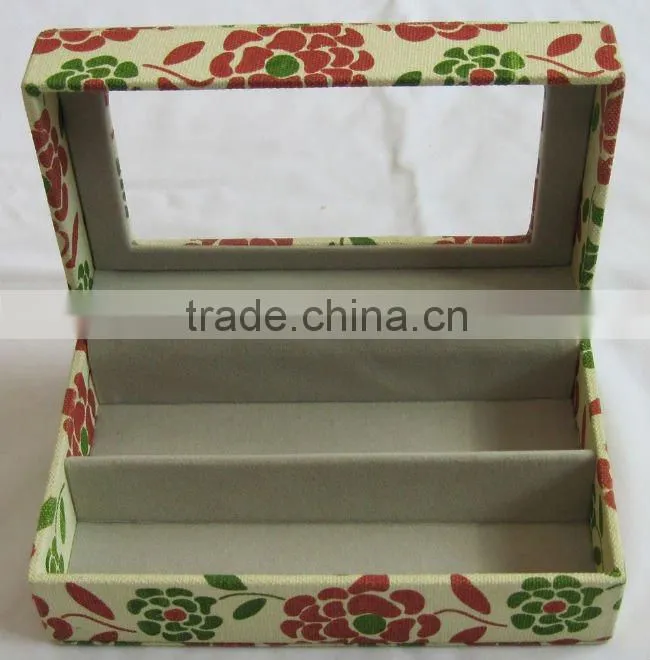 Jewelry storage case with window