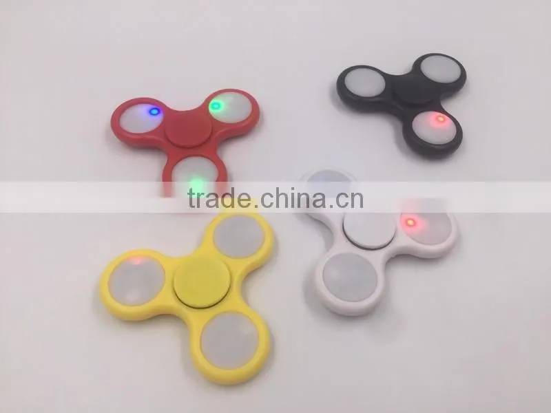 2017 Hot sales !!!Factory price hand spinner fidget spinner with flashing Glow