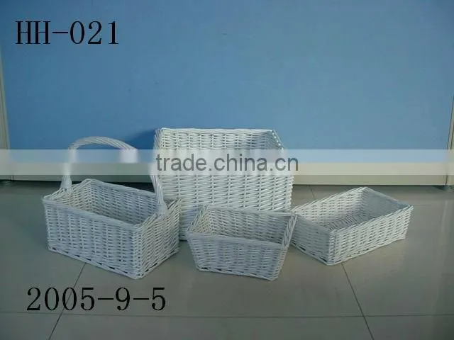 Wicker trash can