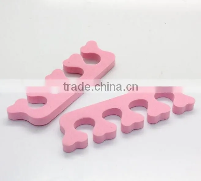 Beautiful sponge cloven device finger points the toes