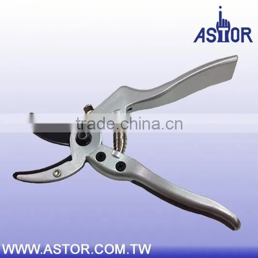 Home & Garden Hand Tool for Cutting Small Tree Branch