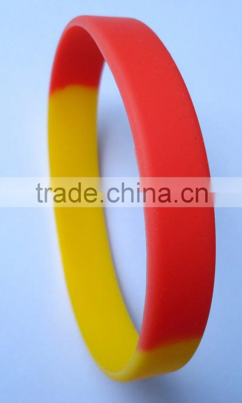 Promotional 2D or 3D soft PVC pin badge