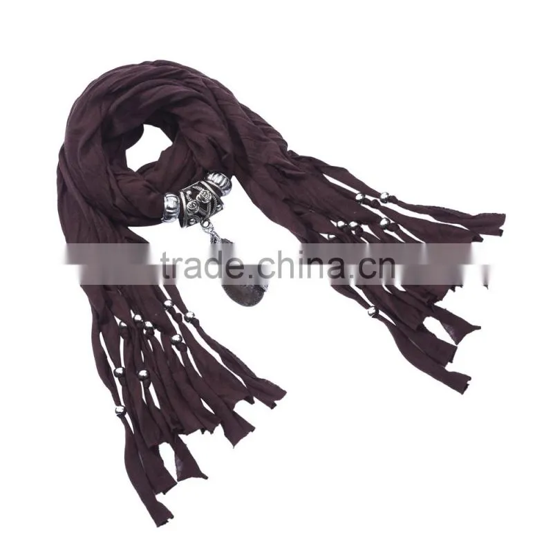 2016 New design metal heart shaped pendant scarf