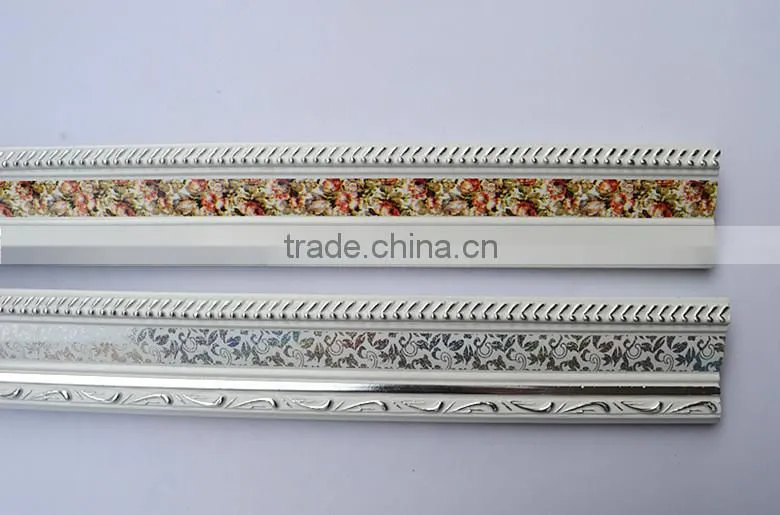 White shivering flower wooden photo frame moulding