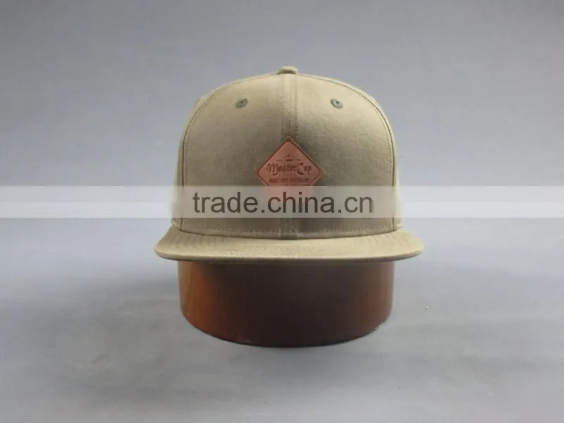 Custom high quality 6- panel 100% cotton snapback hat with PU badge