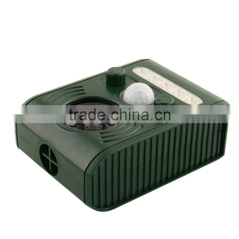 X-pest Signstek Solar Powered Wild Animal Repeller PIR Motion Activated Dogs Cats Deterrent