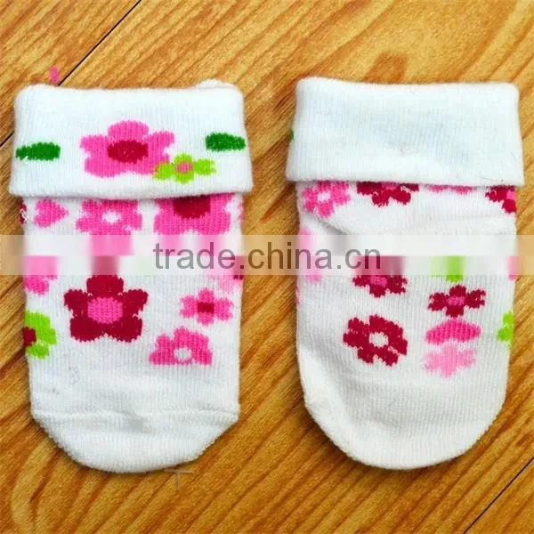 2016 hot sale knitted folwer newborn baby hat+socks set