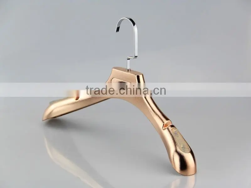 all kinds of color electronic plated hanger with anti-slip rubber for clothes