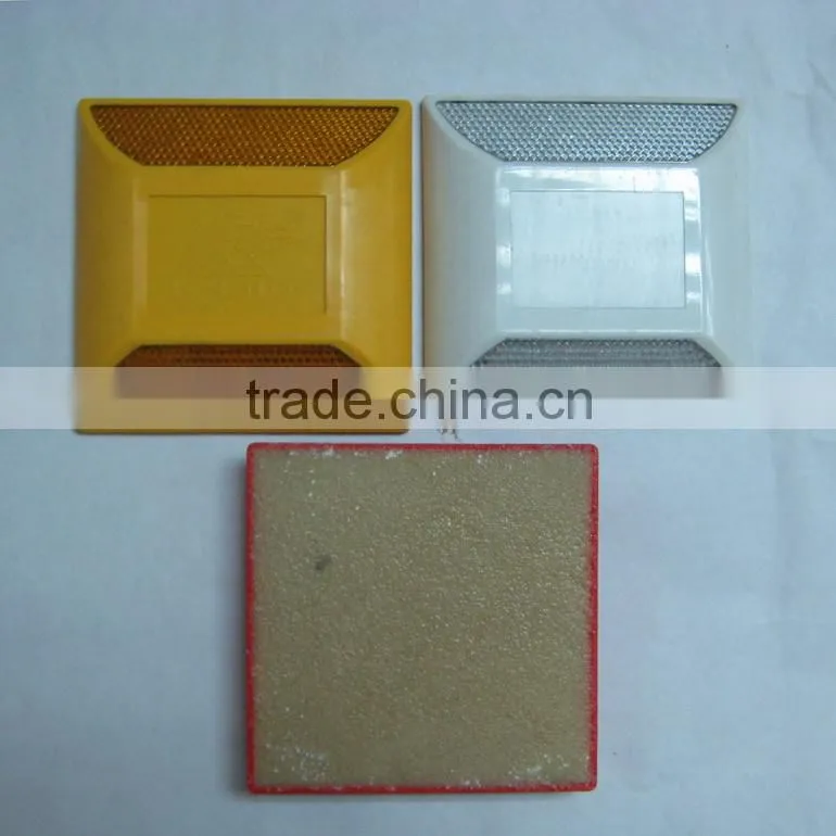 plastic traffic studs with quartz sand K-LITE