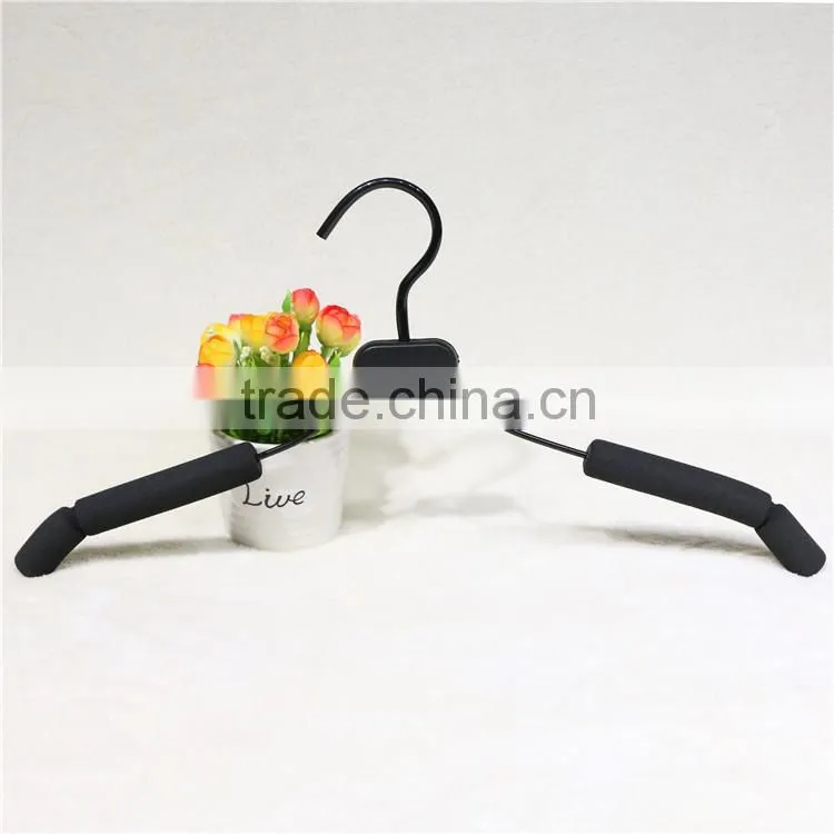 Costumed antique sponge metal wire clothes hanger