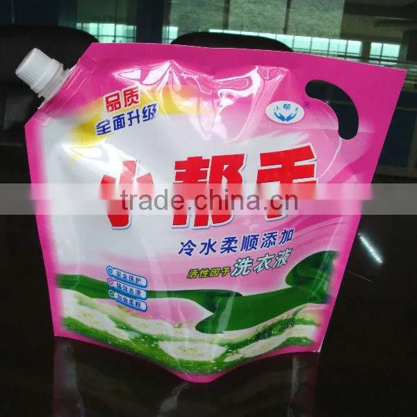 Spout packaging bags for laundry detergent