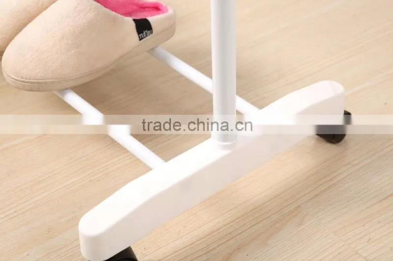 Movable clothes hanger extensions single rod