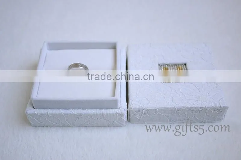 Wholesale wedding ring holder engagement ring boxes with beaded name plate of H