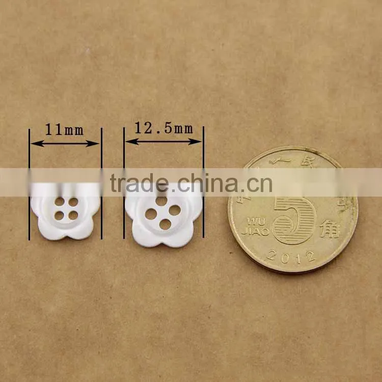 Resin Material Pearl White 2-Holes Flower Fancy Shirt Button For Ladies