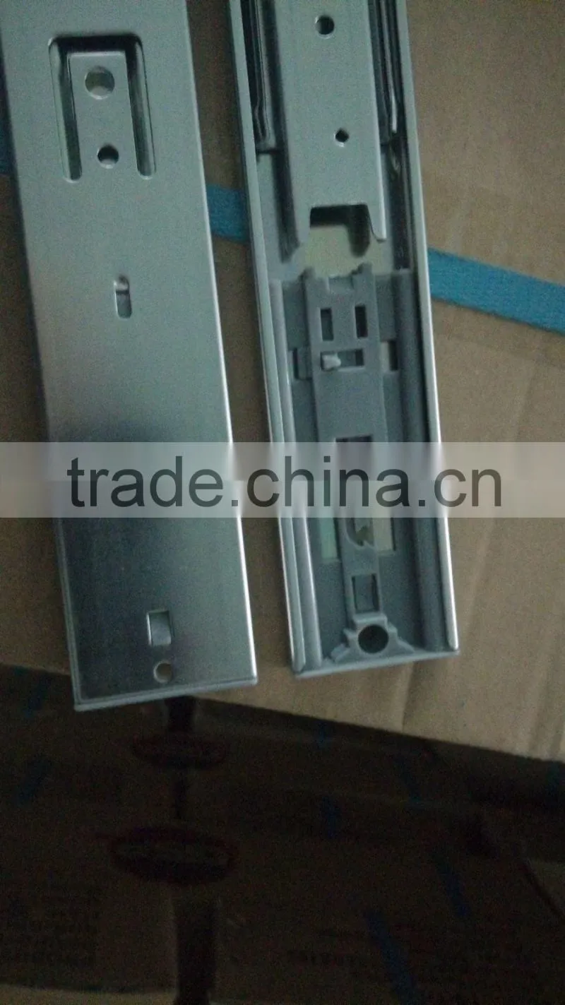 Soft closing drawer slide