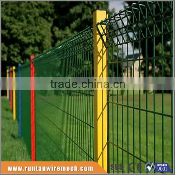 Hot dipped galvanized and pvc coated security 3D curved welded wire mesh fence