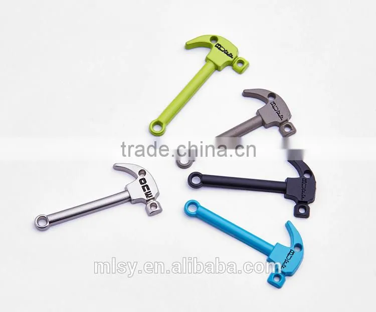 Colorful axe sewing metal company label for garments Brightness E2-80033