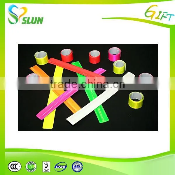 Promotion customized silicone slap bracelet reflective slap band with steel spring