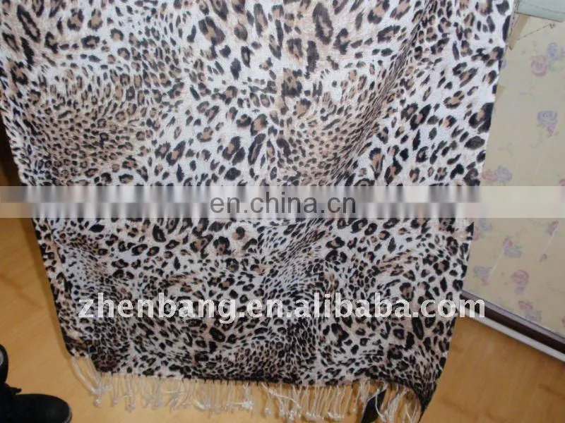 100% Wool OEM Leopard Winter Scarf