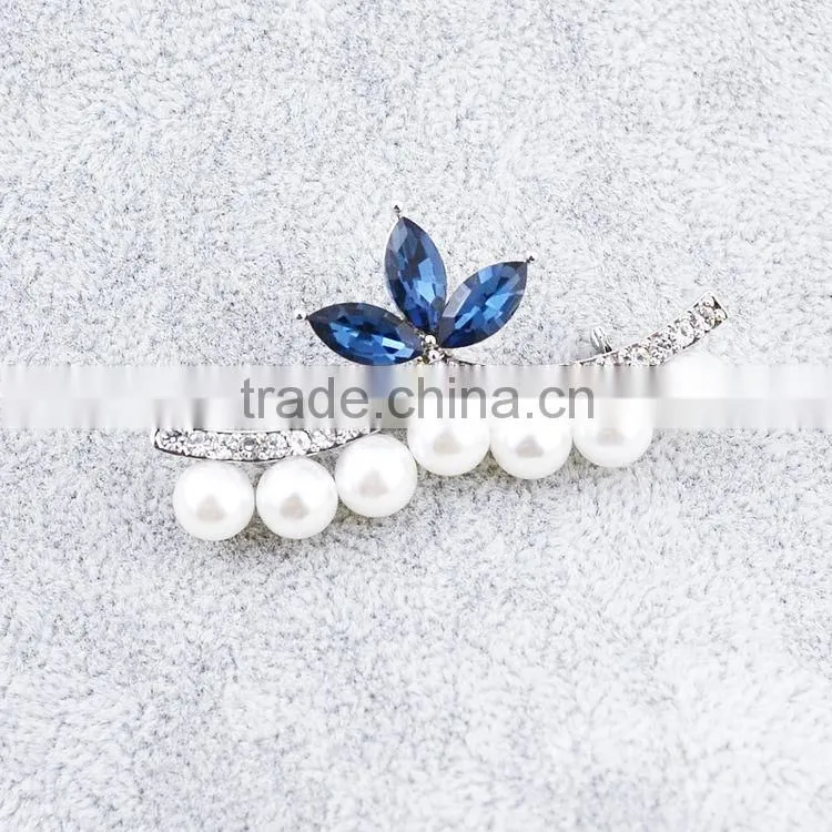China Supplier Cheap Wholesale Zinc Alloy Magnetic Artificial Flower Rhinestone Brooch