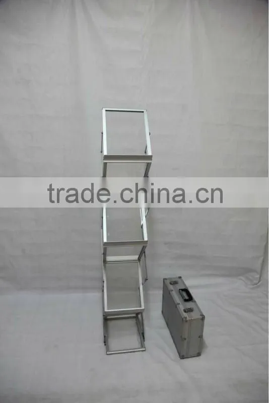 Aluminum catalogue shelf
