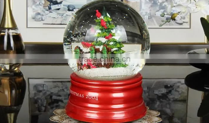 Resin Christmas Snow Globe/Water Globe/Snow Ball for Christmas Decoration