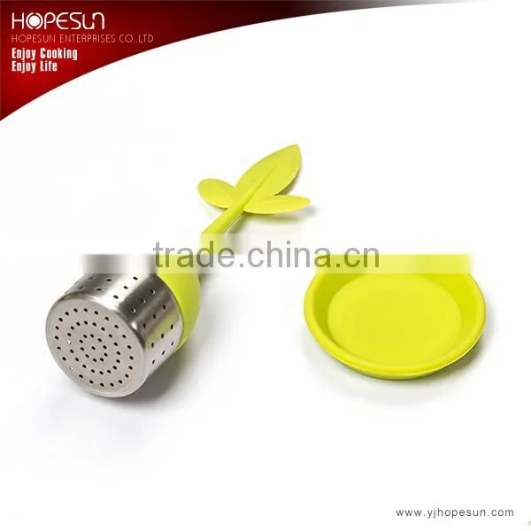 Leaf-shaped yellow silicone tea infuser