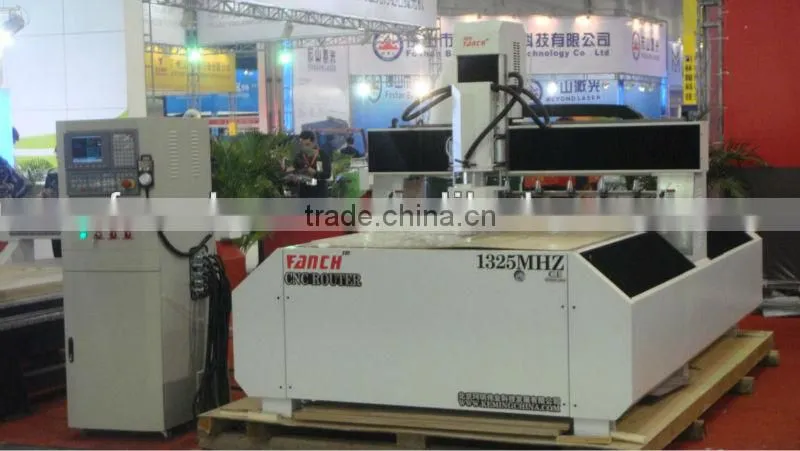 Taiwan Syntec Controlling CNC Router/CNC Woodworking Machine Center