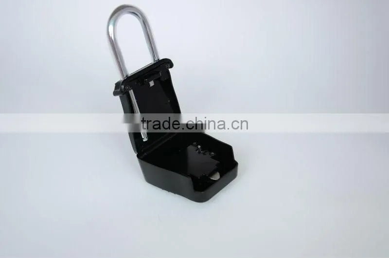 Portable key safe for door knob