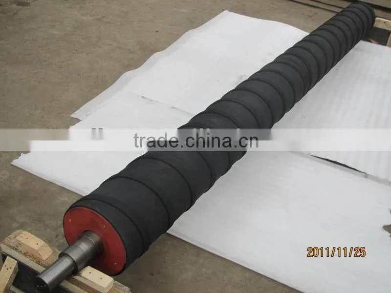 spreader roll for corrugated paper machine