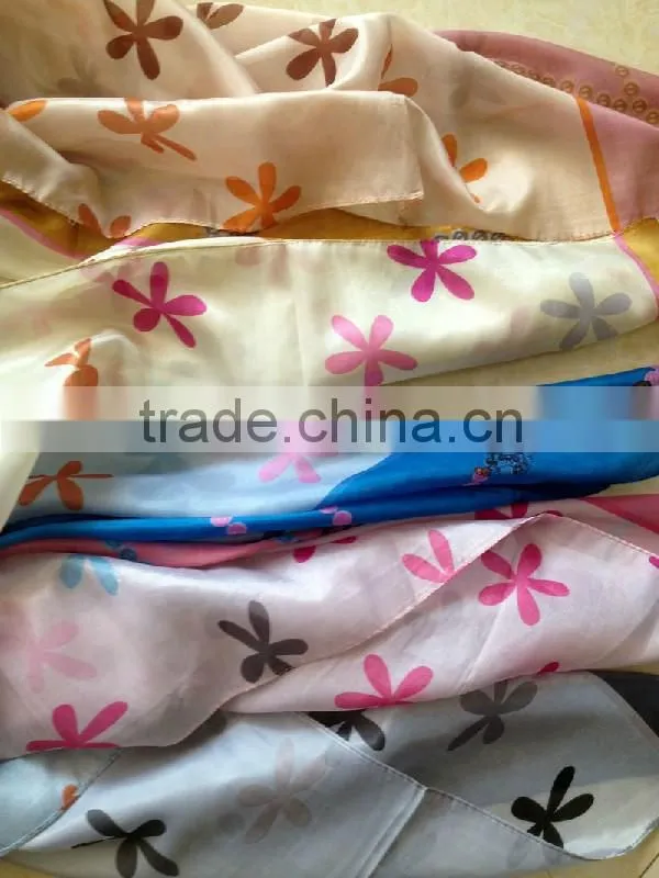 2015 New Design Latest Fashion OEM Custom High Quality Women Flower Printing Scarf