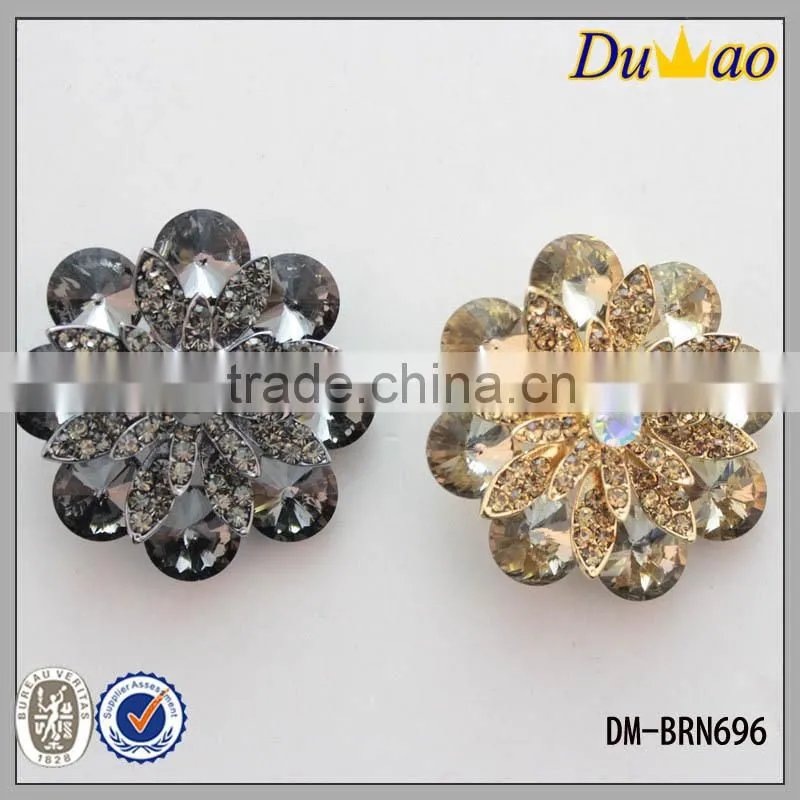 Good quality flowe shape glass brooch in bulk rhinestone brooch