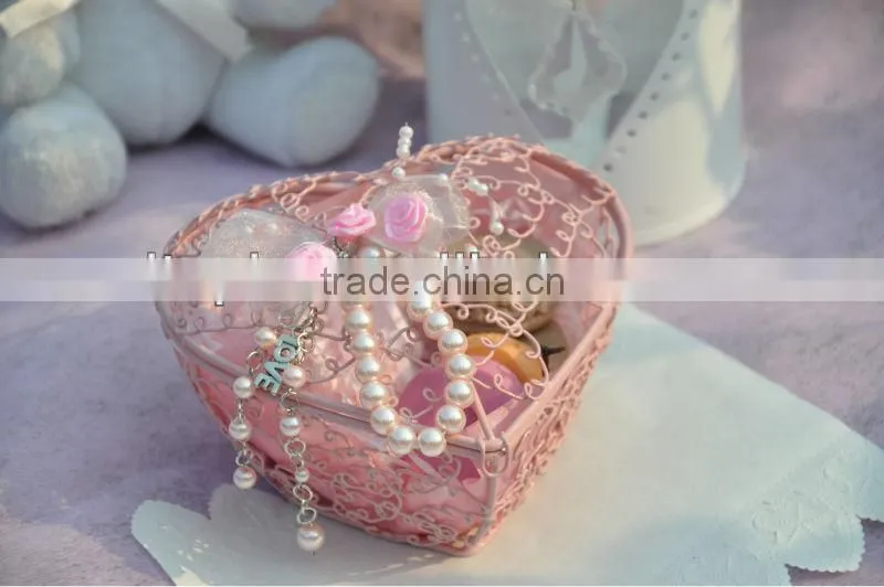 Hot sell pink heart- shaped iron gift basket