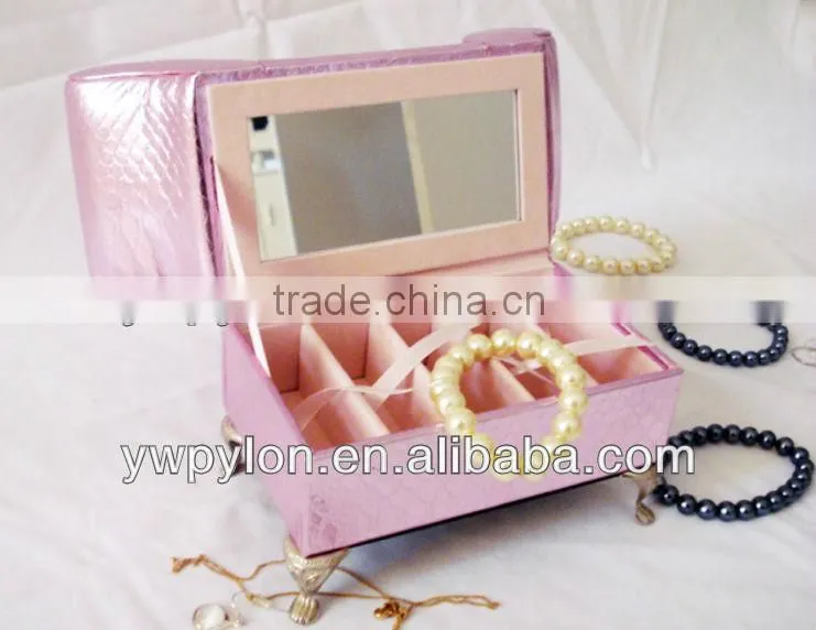 Leopard pu leather gift box with heart shape