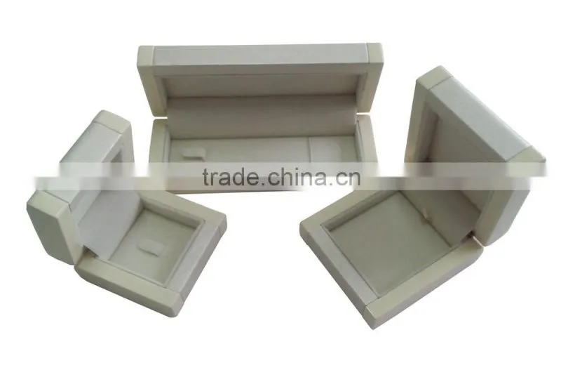 Custom Lacquered White Wooden Jewellery Box
